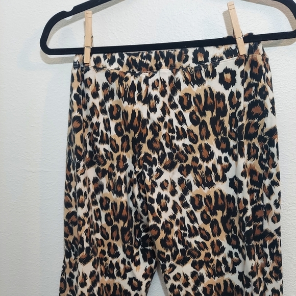Betsey Johnson Cropped Cheetah 🐆 PJ Pants Small - Picture 5 of 9